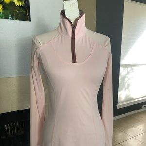 Lululemon Trail Bound 1/2 Zip size 6 with pocket!